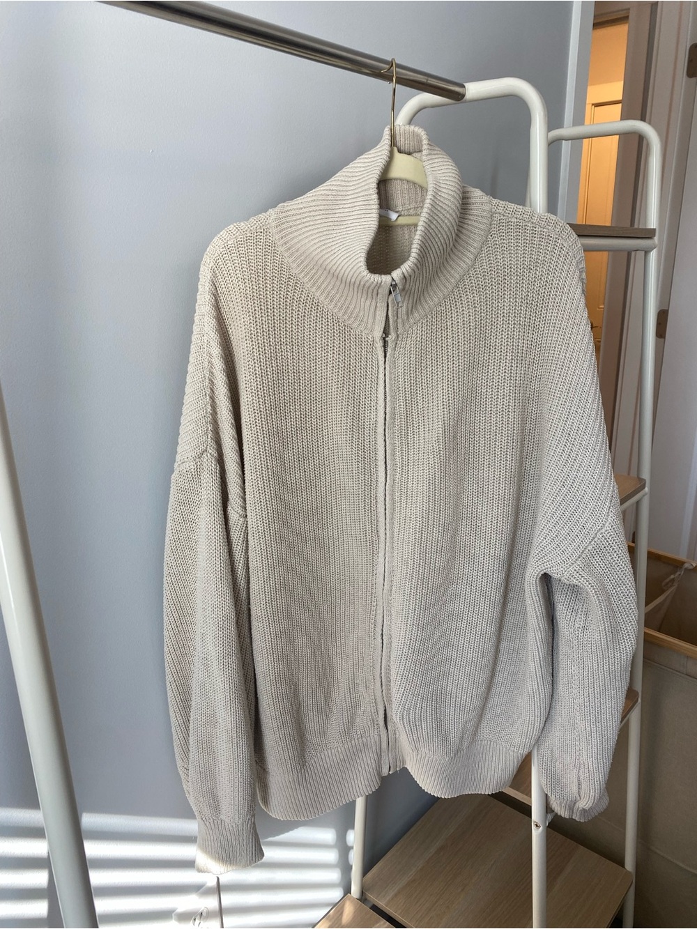 Le Lis Cream Zip-Up Ribbed Knit Cardigan